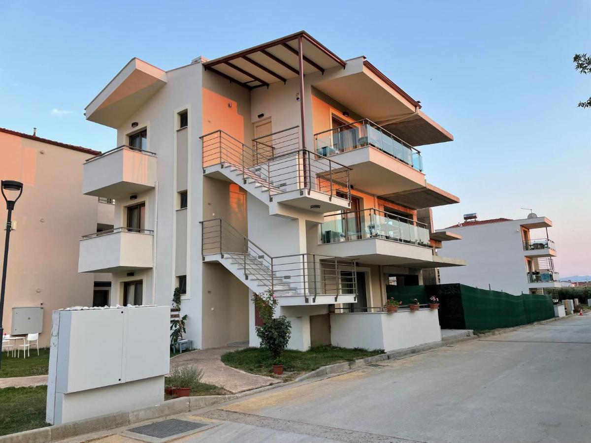 Ofrynio Deluxe Apartments Ofrínion Dış mekan fotoğraf