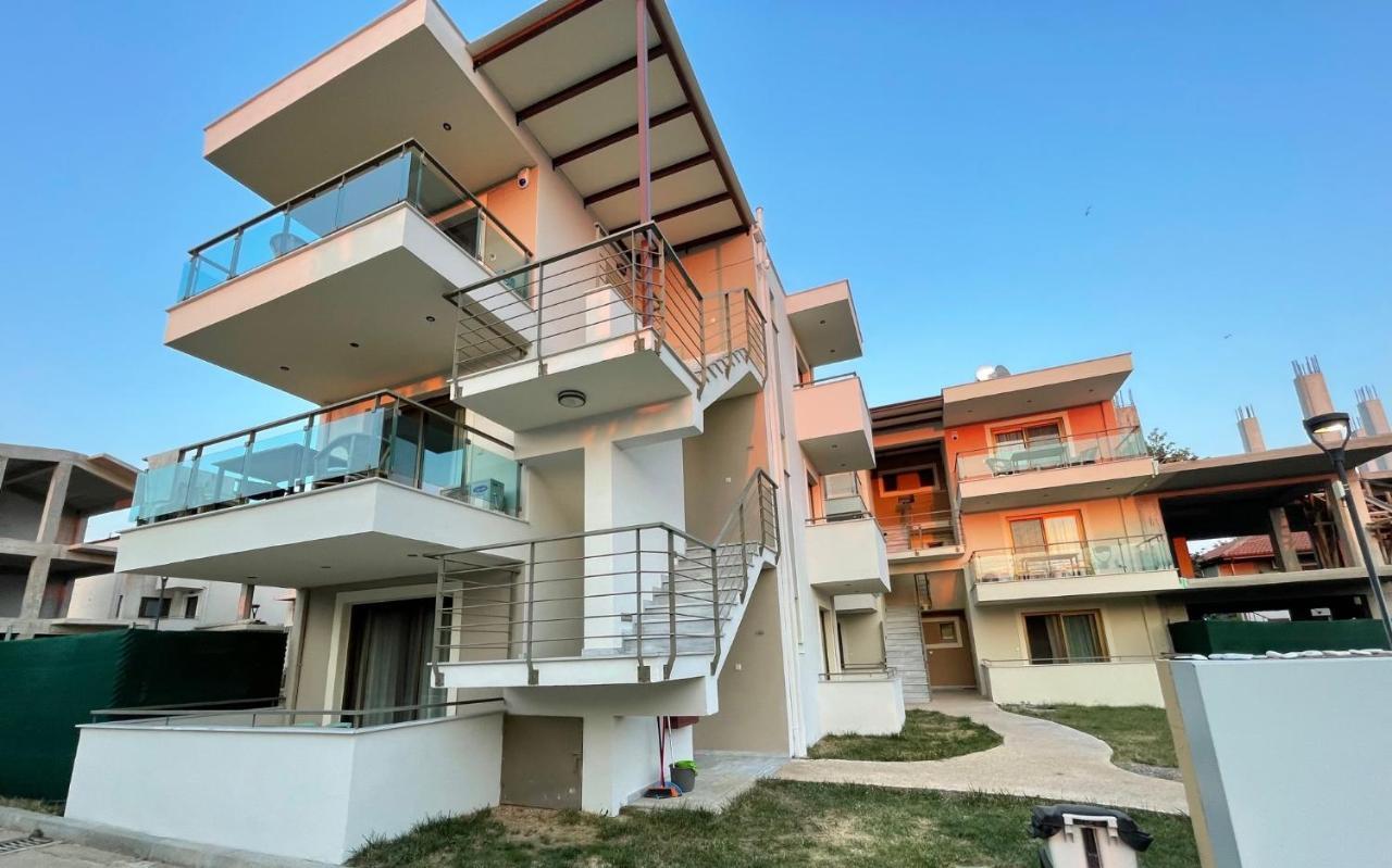Ofrynio Deluxe Apartments Ofrínion Dış mekan fotoğraf