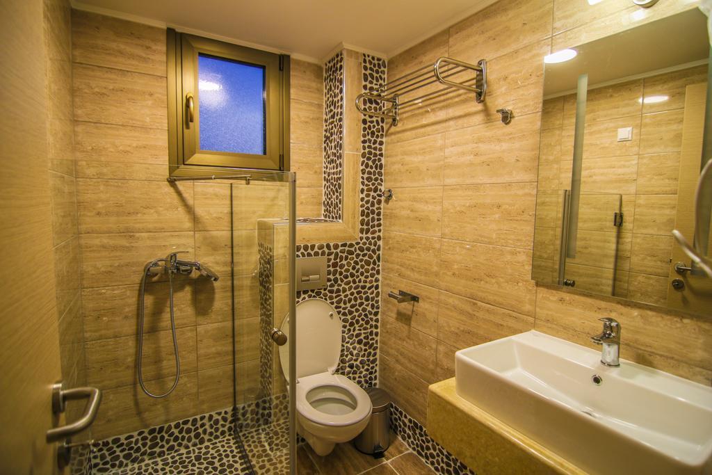 Ofrynio Deluxe Apartments Ofrínion Dış mekan fotoğraf