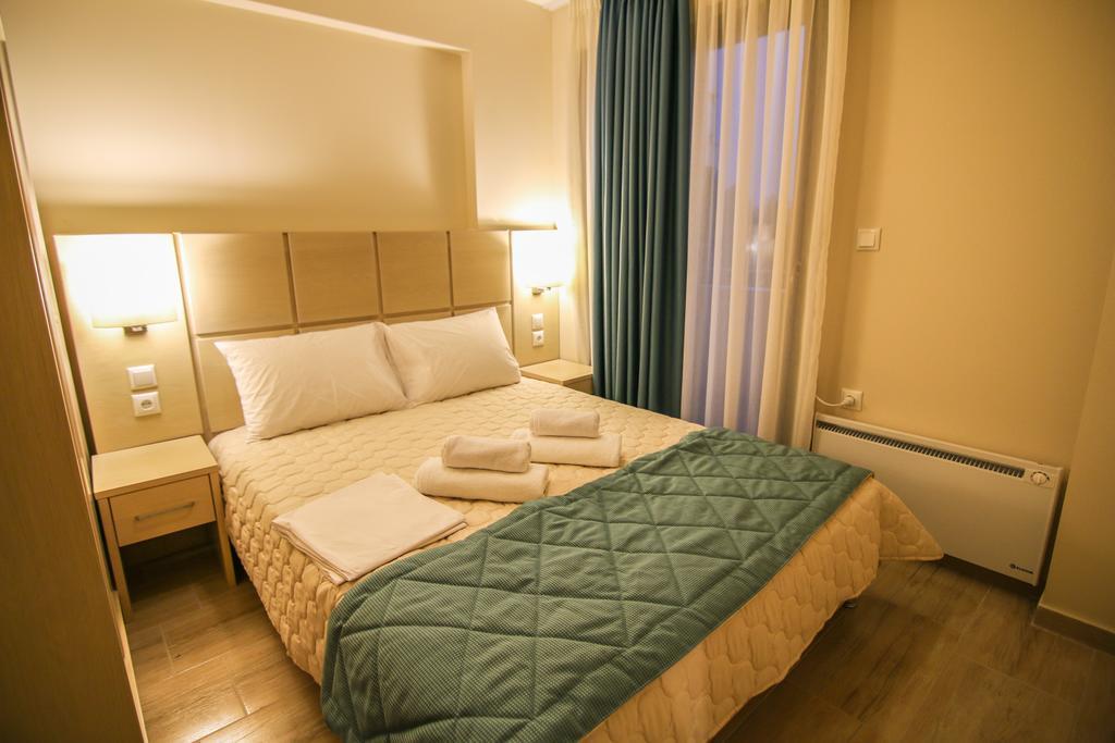 Ofrynio Deluxe Apartments Ofrínion Dış mekan fotoğraf
