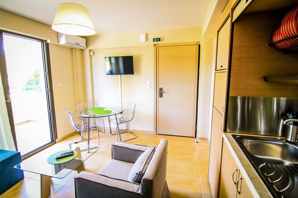 Ofrynio Deluxe Apartments Ofrínion Dış mekan fotoğraf