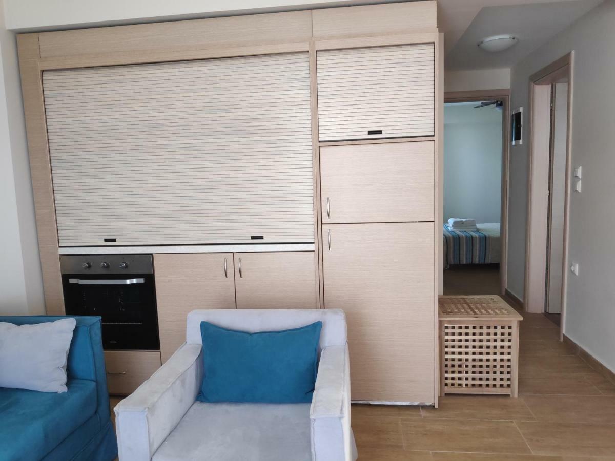 Ofrynio Deluxe Apartments Ofrínion Dış mekan fotoğraf