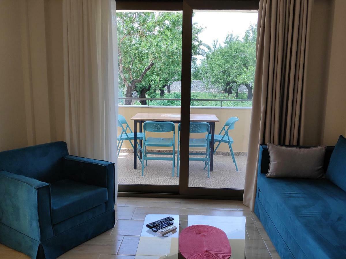 Ofrynio Deluxe Apartments Ofrínion Dış mekan fotoğraf