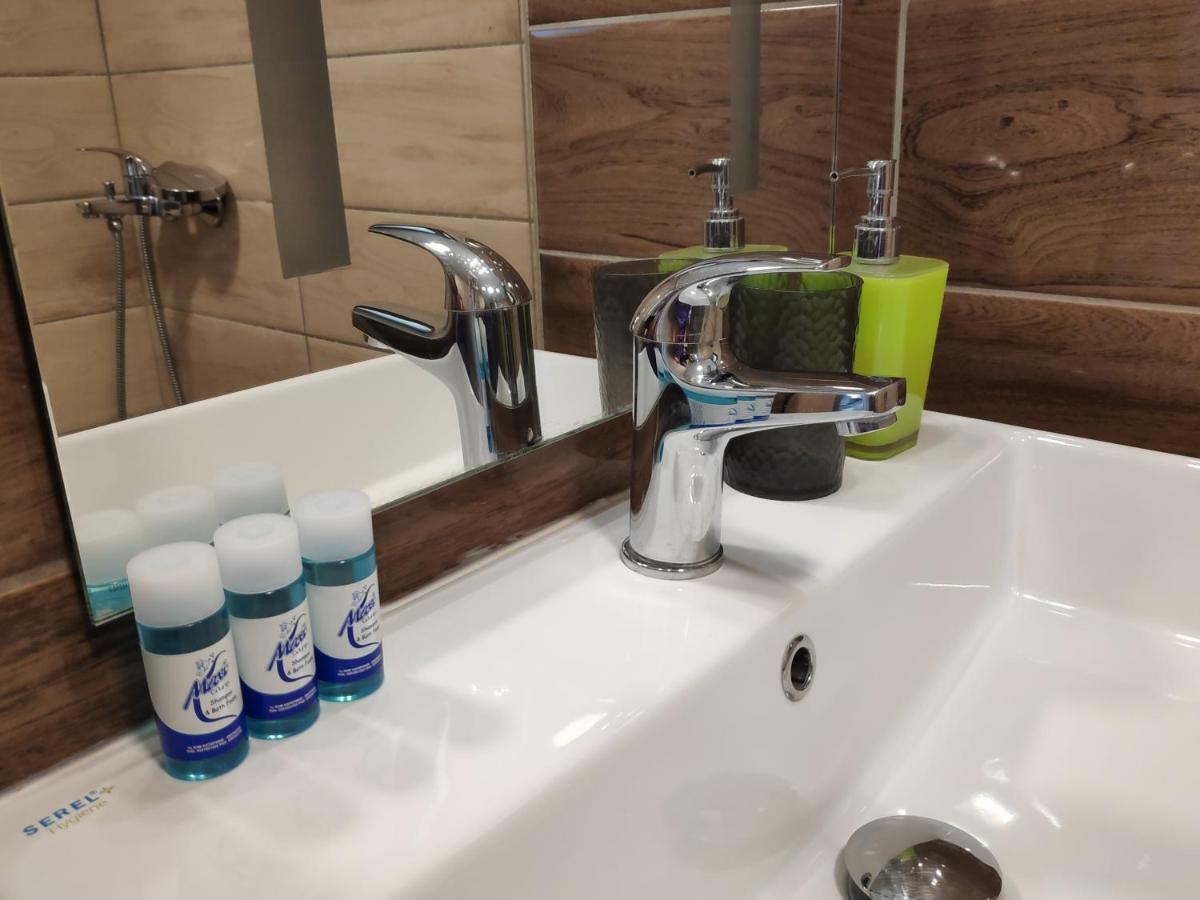 Ofrynio Deluxe Apartments Ofrínion Dış mekan fotoğraf