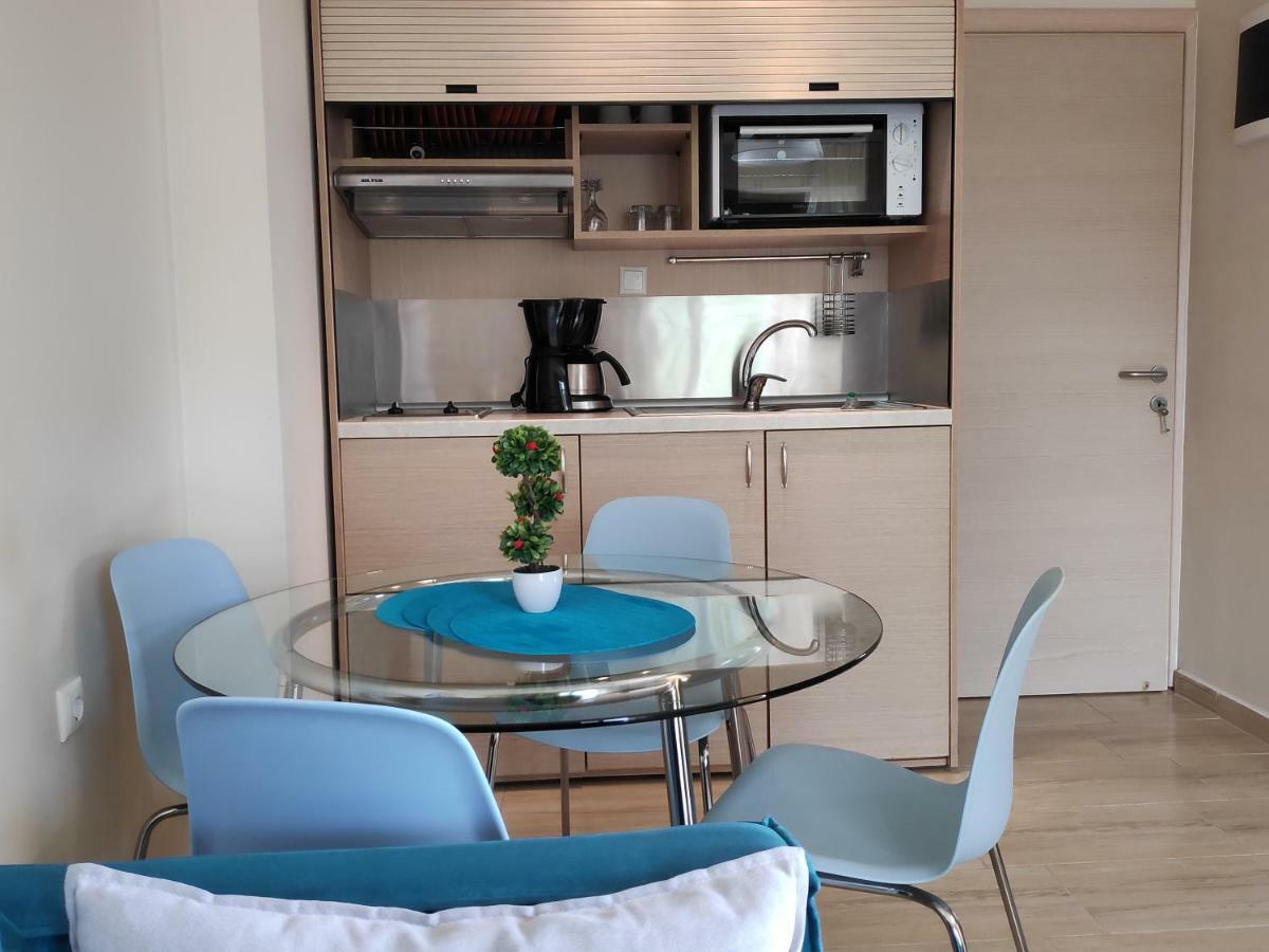 Ofrynio Deluxe Apartments Ofrínion Dış mekan fotoğraf