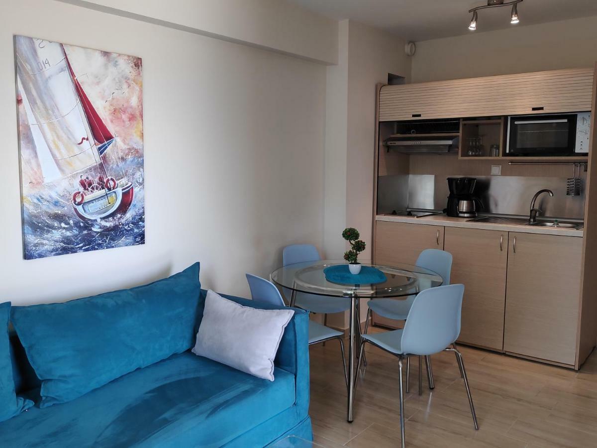 Ofrynio Deluxe Apartments Ofrínion Dış mekan fotoğraf