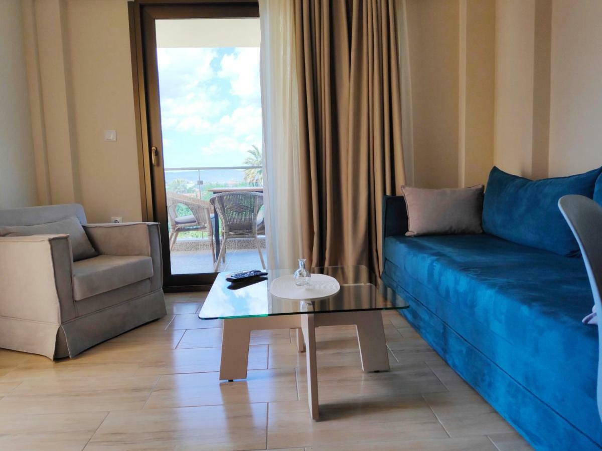 Ofrynio Deluxe Apartments Ofrínion Dış mekan fotoğraf